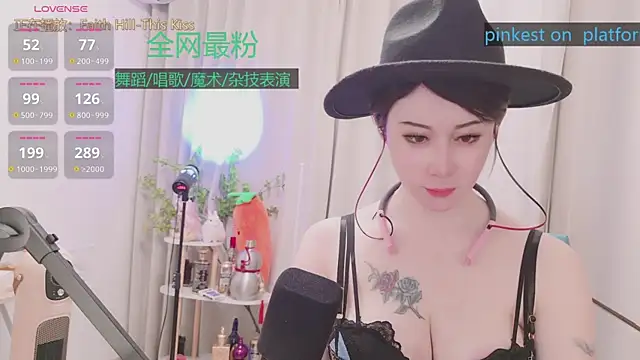 Luck_Lili_ 网络视讯表演