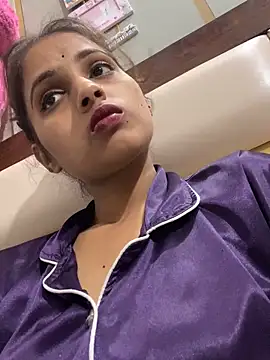 Naina11100 live XXX chat