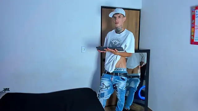 Darwinstark_ Chat XXX in diretta