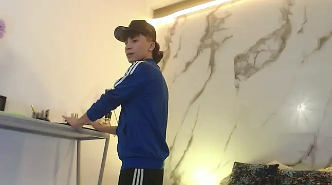 Pokazy przed kamerką – XanderGrey8