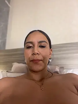 MiilaBlaken Live XXX chat