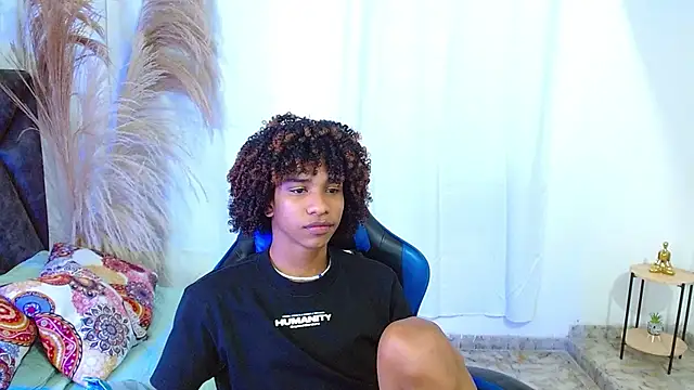 angelll18_ Adlı Modelin Web Kamerası Şovu