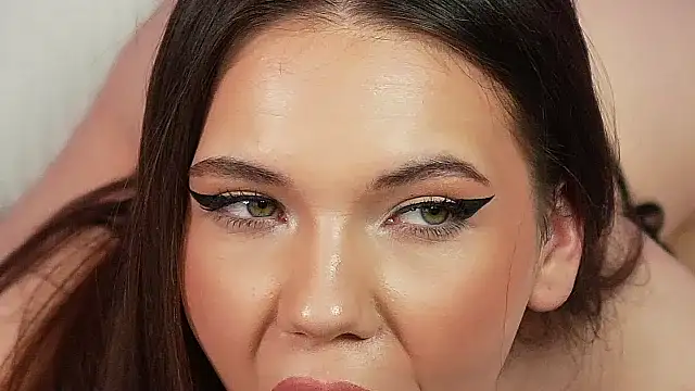 AylaWhisper: онлайн-секс-чат