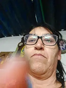 clarita_01: онлайн-секс-чат