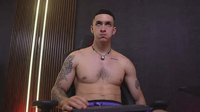 JacksonOlsennのライブXXXチャット