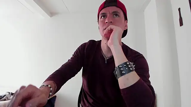 Headhunterdz: διαδικτυακό σόου στην κάμερα