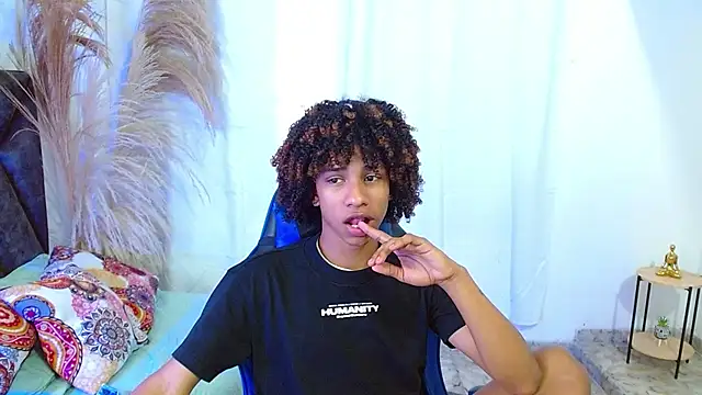 angelll18_'s Webcam Show