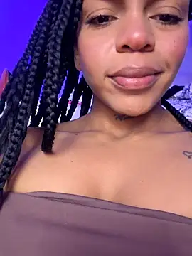 Chatroom XXX en direct de Charly_