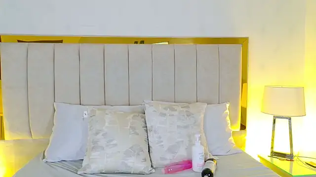 Lexxi_gb লাইভ XXX চ্যাট