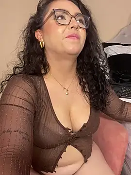 دردشة AlmaraRouge الجنسية المباشرة