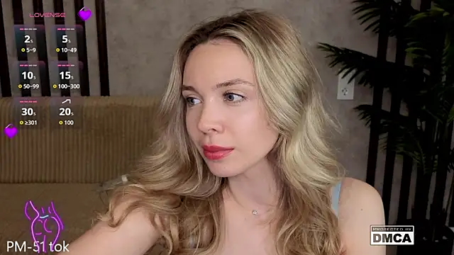 Holl1Would – Kamerová šou