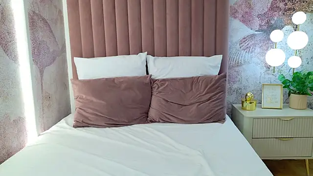 SophieFinn: онлайн-секс-чат