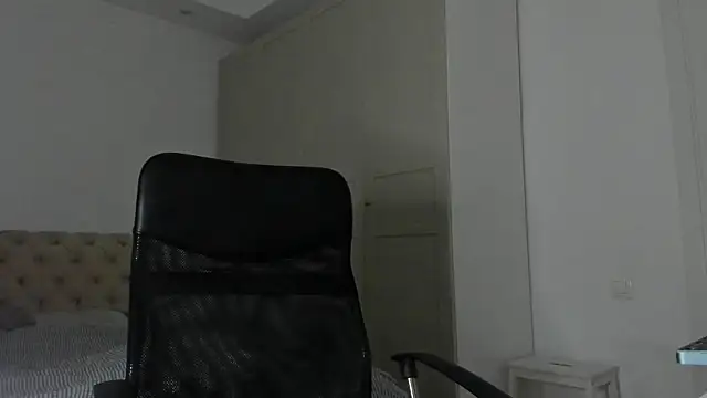 cloudymastersss Show in webcam