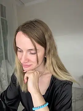 AinyrVixxen Chat XXX in diretta