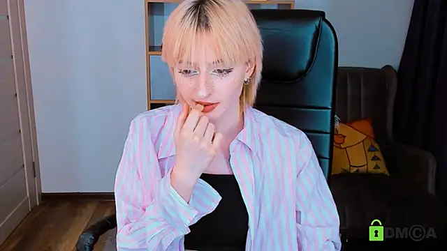 Kira__Cutie Chat XXX in diretta