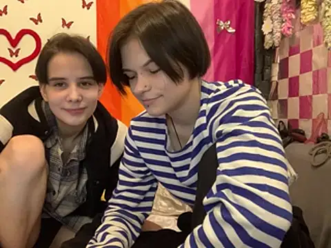 Pertunjukan Kamera Web Kim__Ray