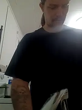 Chatroom XXX en direct de ChuckyyDee