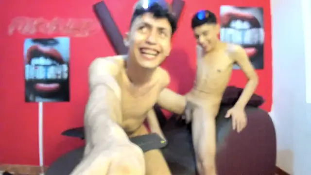 AVENGER_BOYS2026 Pertunjukan Webcam