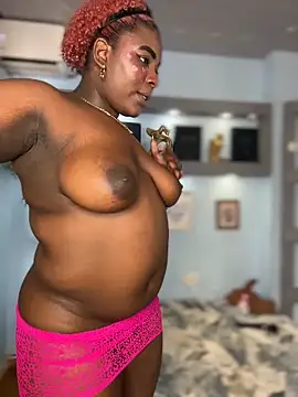 NanyMoreno: διαδικτυακό σόου στην κάμερα