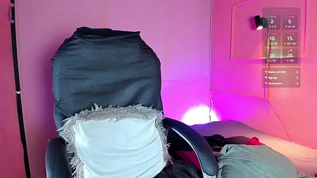 CURVY_EBONY_MILFのライブXXXチャット