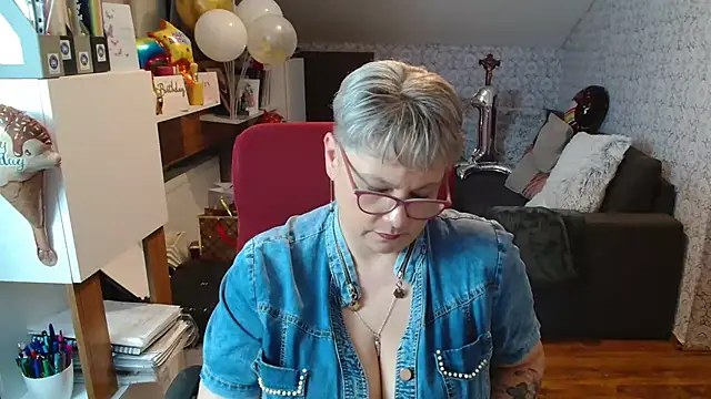 bigtits4you's Live XXX Chat