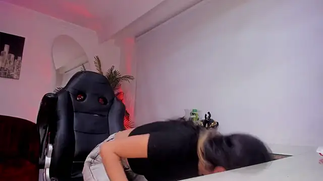 Meghan320 লাইভ XXX চ্যাট