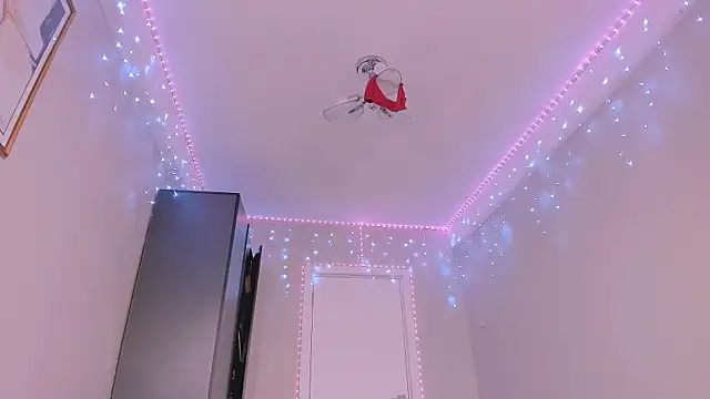 Mikaella_Nicole: онлайн-секс-чат