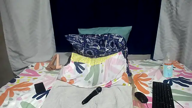 Candylips22 élő XXX-chatje