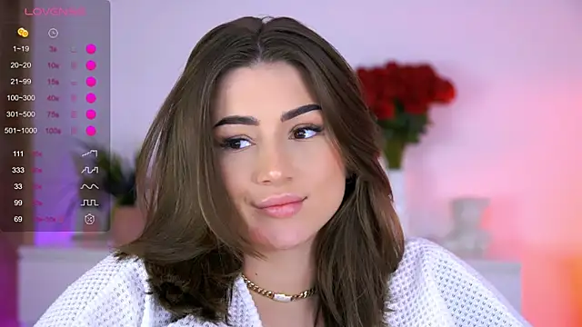 AishaSins: вебкам-шоу