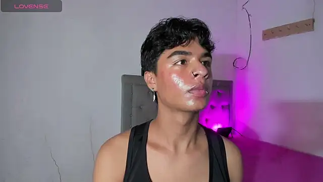 ariel_adan 在線直播表演