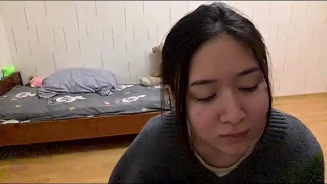 YourMiIa's Webcam Show