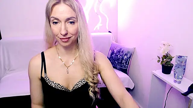 Cute_Smile_Shy's Webcam Show