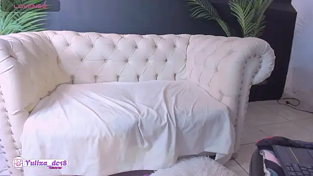 Luxury_Woman's Live XXX Chat