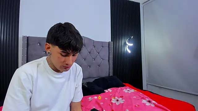 XXX chat uživo modela Kenji_n_Rousse