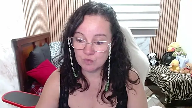 Sonialorens_ Chat XXX in diretta