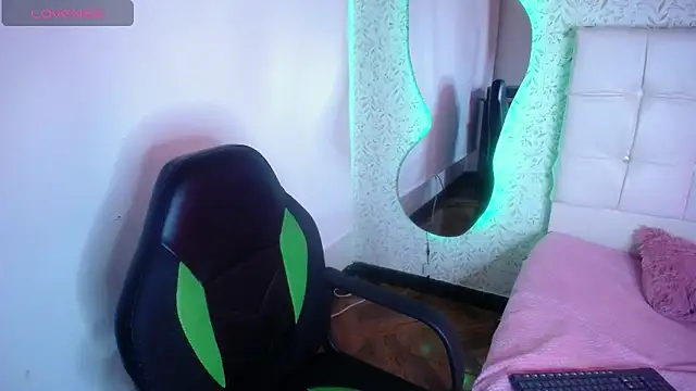 แชท XXX สดของ Edelyn_ink