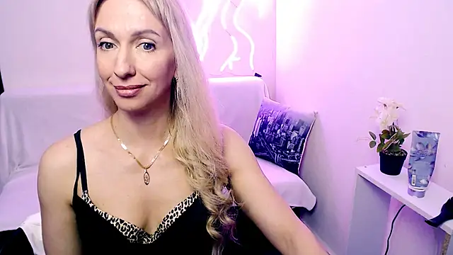 Cute_Smile_Shy: онлайн-секс-чат