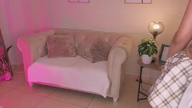 DahianaWalcott – Naživo XXX chat