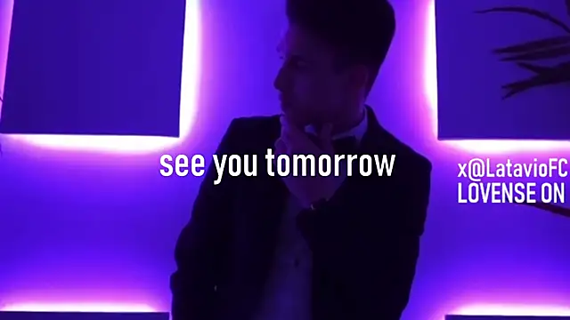 Midnighter_ 在線直播表演