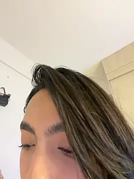 XXX chat uživo modela ZaraLuuv