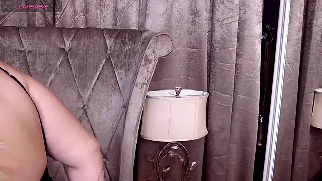 BustyGizelle's Live XXX Chat