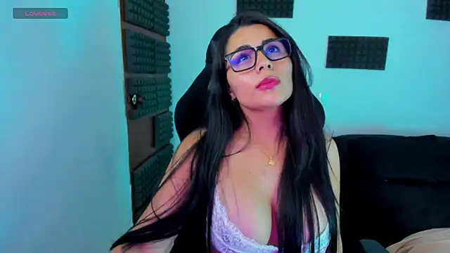 hannarusso: онлайн-секс-чат