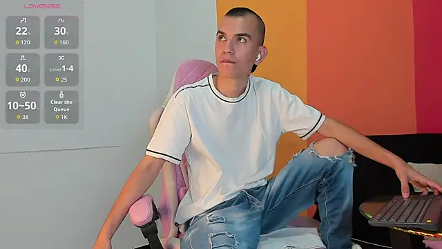 XXX chat uživo modela Rowan_Cley