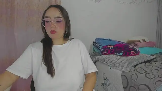 Chatroom XXX en direct de HARLEYNAPIER