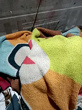 Momo-biki 网络视讯表演