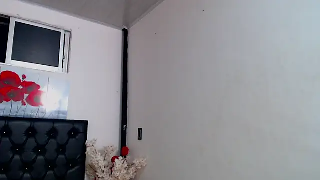 pinky_f00x – Naživo XXX chat