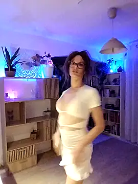 Luna_Kitanna Adlı Modelin Canlı XXX Sohbeti