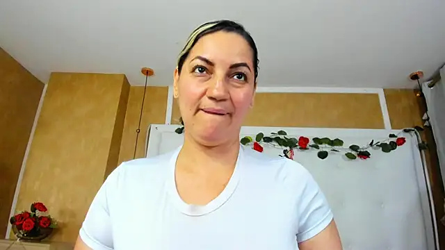 Heidy_milf 现场XXX聊天