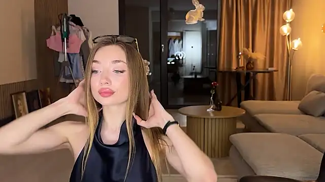 Jolienne élő XXX-chatje