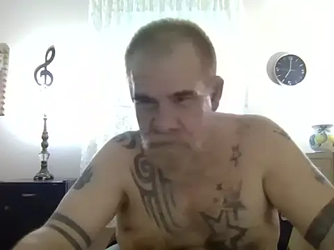 Pokazy przed kamerką – Caesar_Baxter